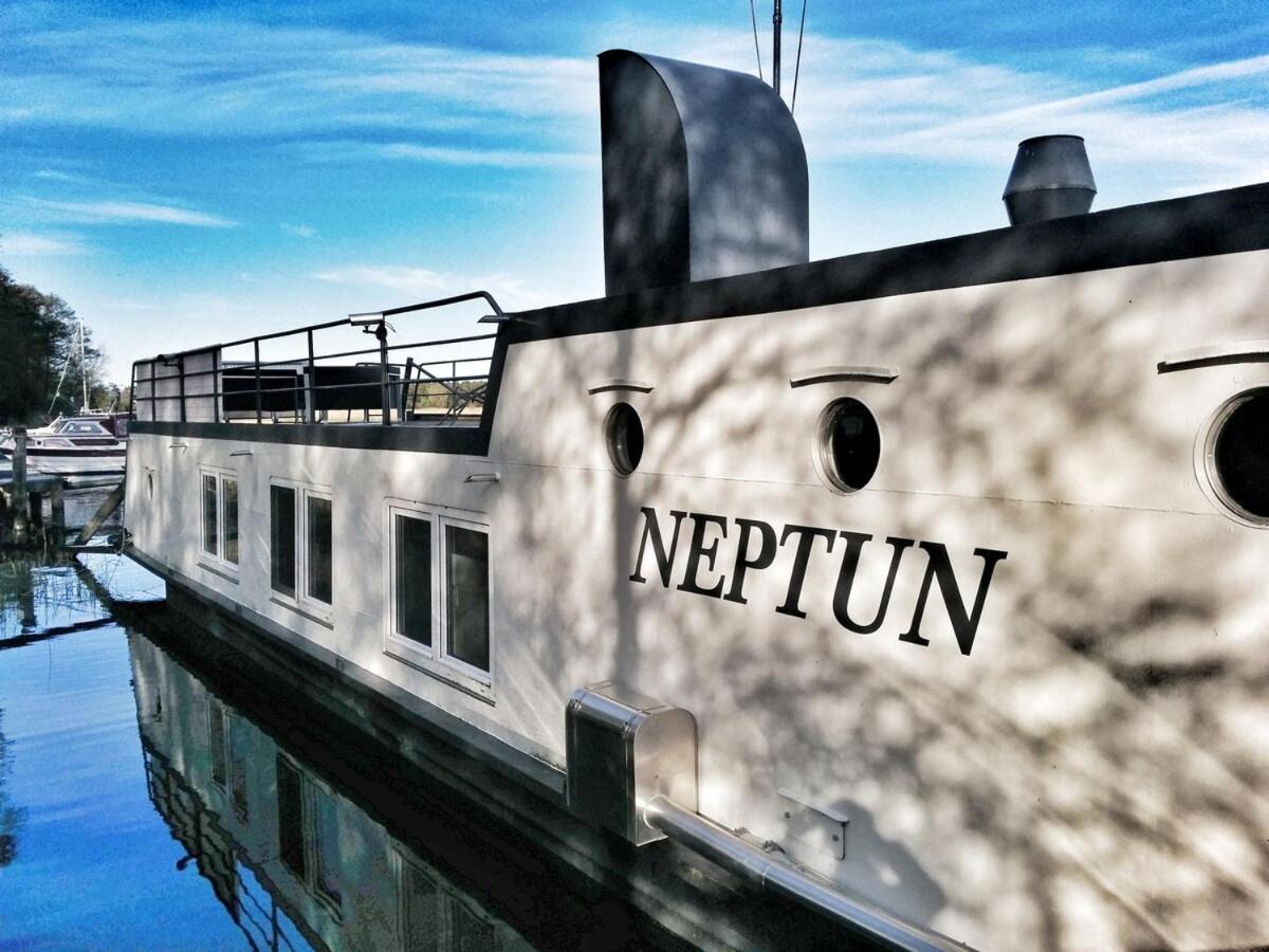 Urlauberschiff Neptun Im Ostseebad Prerow Buitenkant foto